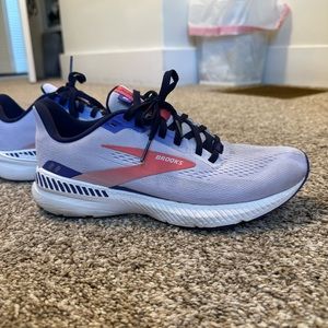 Women’s Brooks Launch 8 / Size: 8